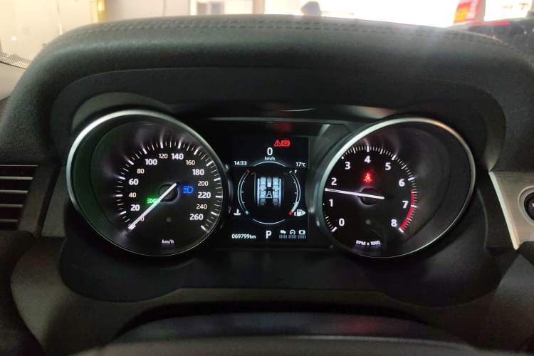 Used Land Rover Range Evoque 2018 240 PS SE Smart Brilliance Edition Instrument Cluster