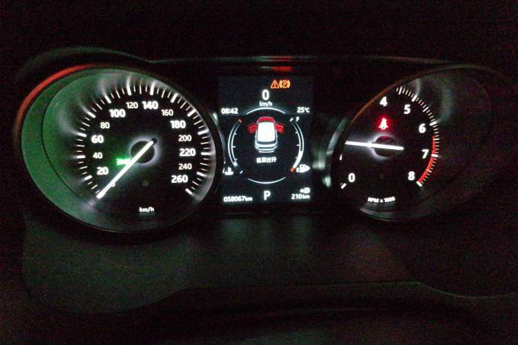 Used Land Rover Range Evoque 2018 240PS PURE Style Edition Instrument Cluster