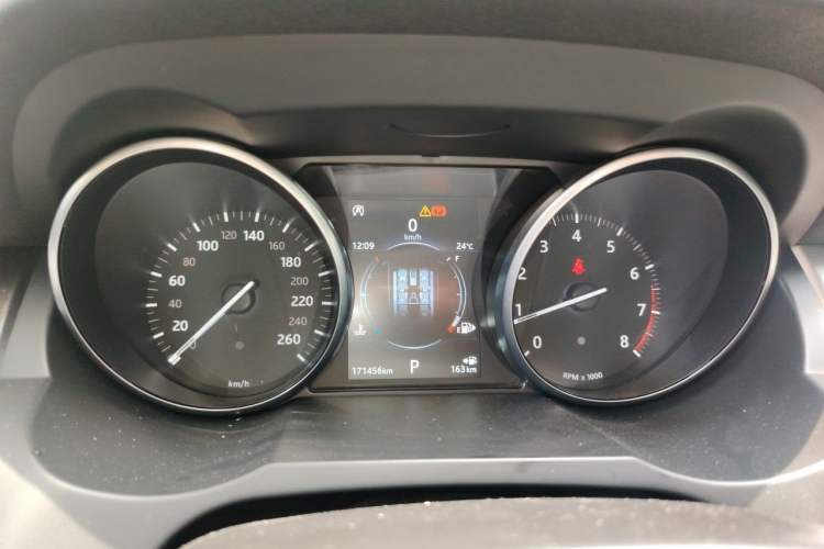 Used Land Rover Range Evoque 2018 240 PS SE Smart Brilliance Edition Instrument Cluster