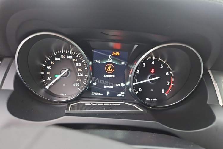 Used Land Rover Range Evoque 2018 240PS PURE Style Edition Instrument Cluster