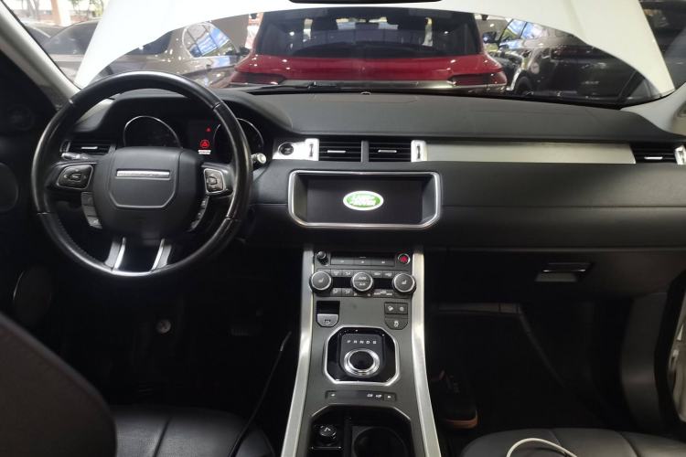 Used Land Rover Range Evoque 2018 240 PS SE Smart Brilliance Edition Interior 1