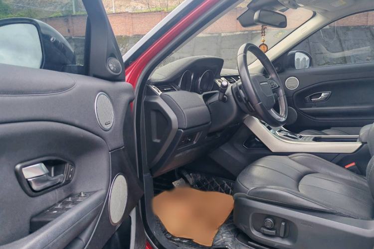 Used Land Rover Range Evoque 2018 240 PS SE Smart Brilliance Edition Interior 1