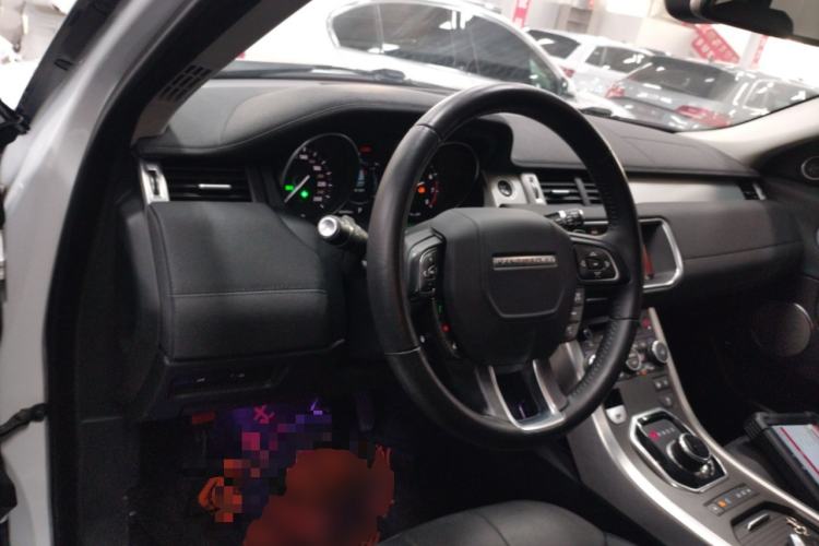 Used Land Rover Range Evoque 2018 240 PS SE Smart Brilliance Edition Interior 2