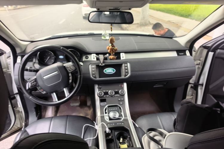 Used Land Rover Range Evoque 2018 240PS PURE Style Edition Interior 2