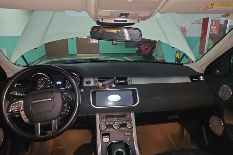 Used Land Rover Range Evoque 2018 240 PS SE DYNAMIC Smart Edition Interior 2