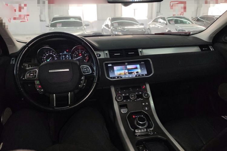 Used Land Rover Range Evoque 2018 240 PS SE Smart Brilliance Edition Interior 2