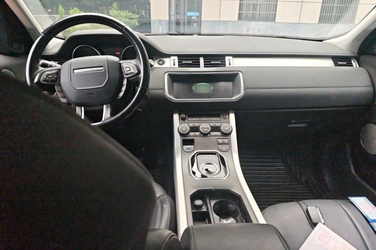 Used Land Rover Range Evoque 2018 240 PS SE Smart Brilliance Edition Interior 2