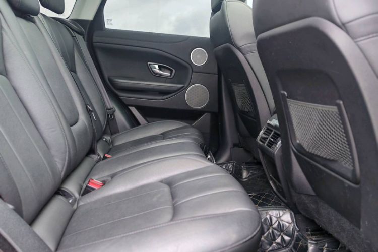 Used Land Rover Range Evoque 2018 240 PS SE Smart Brilliance Edition Interior 3
