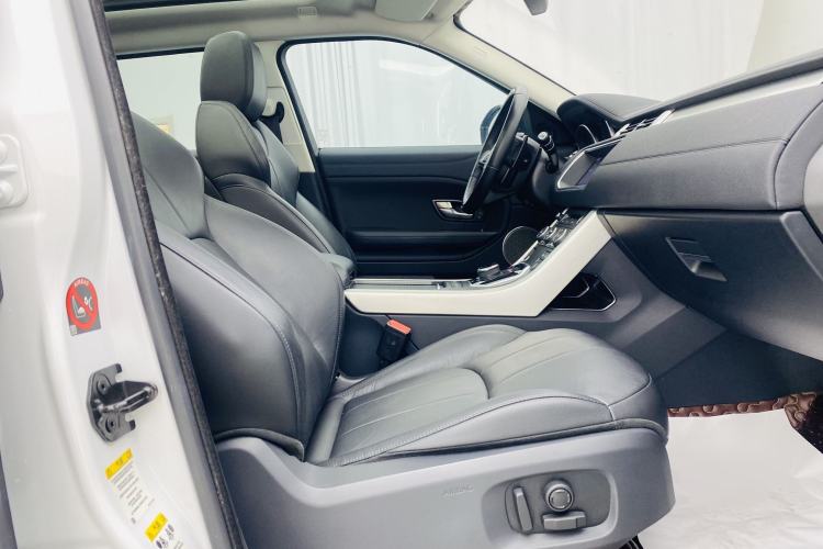 Used Land Rover Range Evoque 2018 240 PS SE Smart Brilliance Edition Interior 3