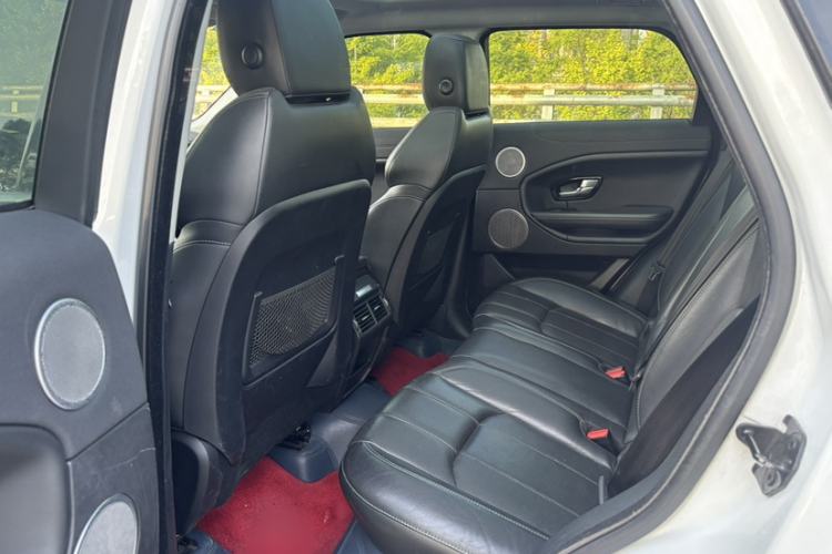 Used Land Rover Range Evoque 2018 240 PS SE DYNAMIC Smart Edition Interior 3