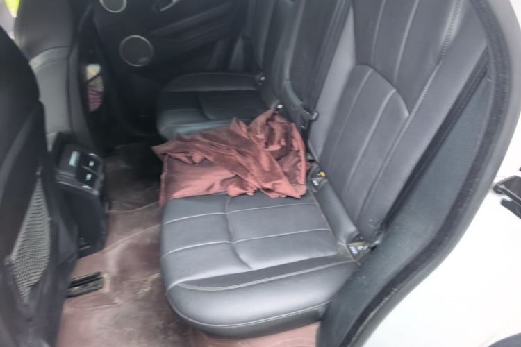 Used Land Rover Range Evoque 2018 240PS PURE Style Edition Interior 4