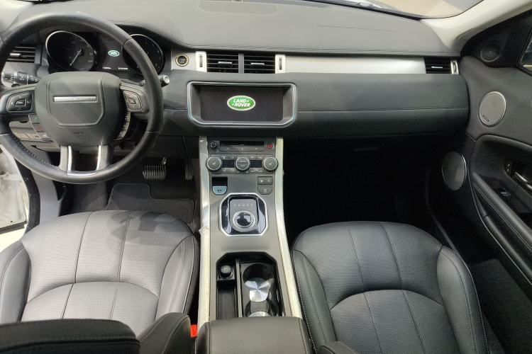 Used Land Rover Range Evoque 2018 240 PS SE DYNAMIC Smart Edition Interior 4