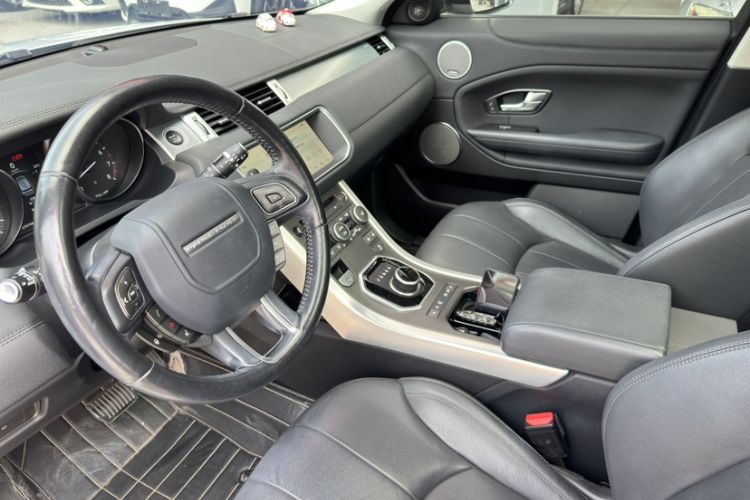 Used Land Rover Range Evoque 2018 240 PS SE Smart Brilliance Edition Interior 5