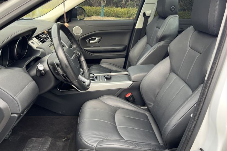 Used Land Rover Range Evoque 2018 240 PS SE Smart Brilliance Edition Interior 6