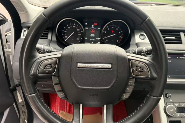 Used Land Rover Range Evoque 2018 240PS PURE Style Edition Interior 6