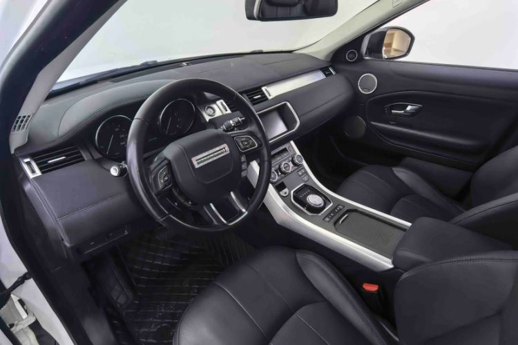 Used Land Rover Range Evoque 2018 240 PS SE Smart Brilliance Edition Interior 6
