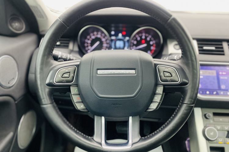 Used Land Rover Range Evoque 2018 240 PS SE Smart Brilliance Edition Interior 7