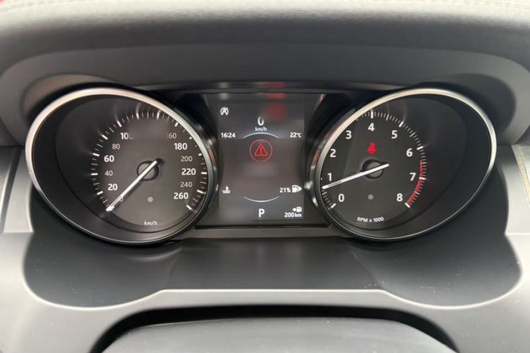 Used Land Rover Range Evoque 2018 240PS PURE Style Edition Interior 9