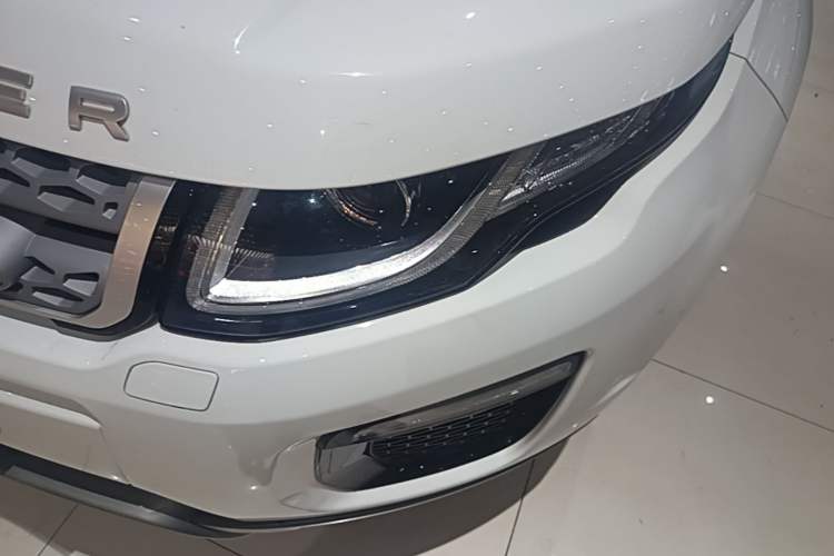 Used Land Rover Range Evoque 2018 240 PS SE Smart Brilliance Edition Left Front Headlight