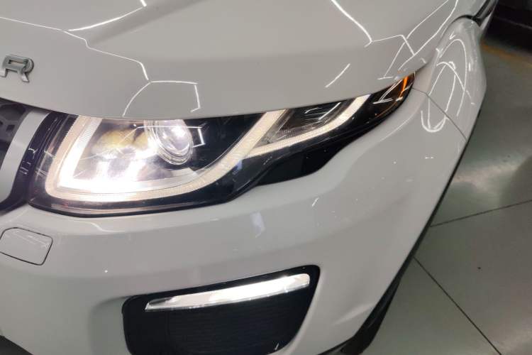 Used Land Rover Range Evoque 2018 240 PS SE Smart Brilliance Edition Left Front Headlight