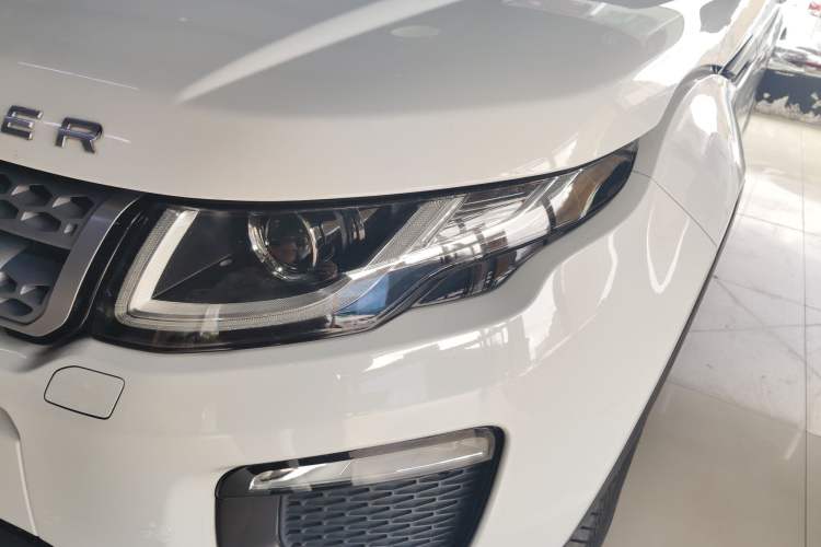 Used Land Rover Range Evoque 2018 240 PS SE Smart Brilliance Edition Left Front Headlight