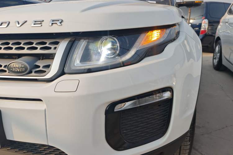Used Land Rover Range Evoque 2018 240 PS SE Smart Brilliance Edition Left Front Headlight
