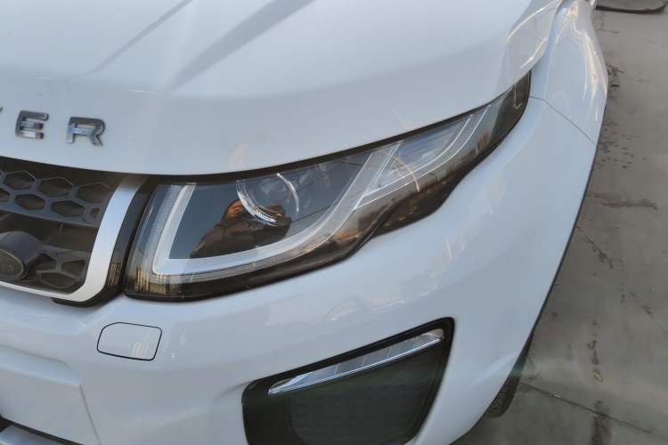 Used Land Rover Range Evoque 2018 240 PS SE DYNAMIC Smart Edition Left Front Headlight