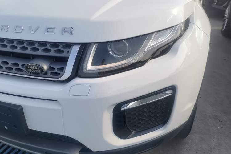 Used Land Rover Range Evoque 2018 240 PS SE Smart Brilliance Edition Left Front Headlight