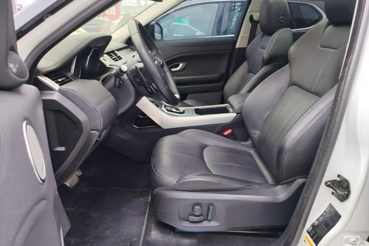Used Land Rover Range Evoque 2018 240 PS SE Smart Brilliance Edition Left Front Seat