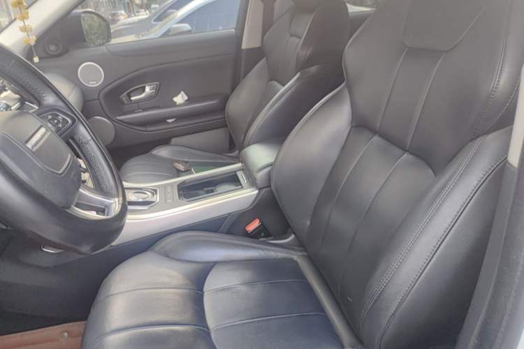 Used Land Rover Range Evoque 2018 240 PS SE Smart Brilliance Edition Left Front Seat