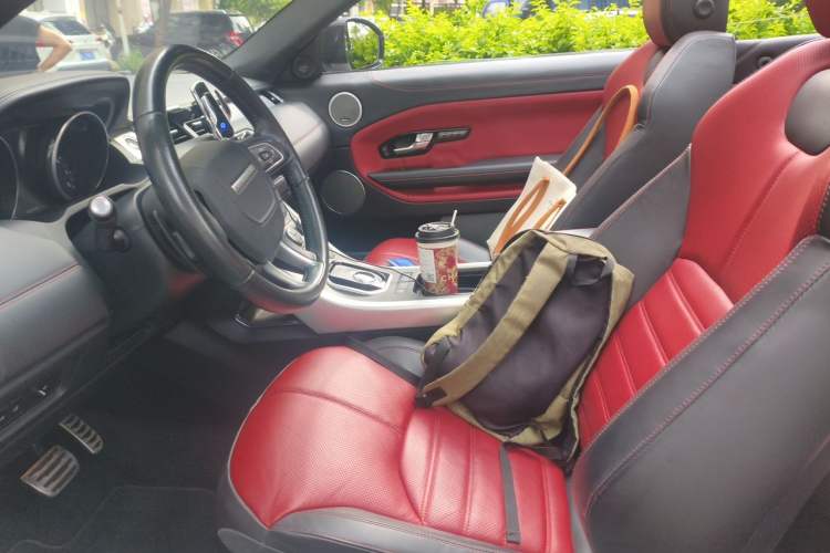 Used Land Rover Range Evoque 2018 240 PS HSE DYNAMIC Convertible Left Front Seat