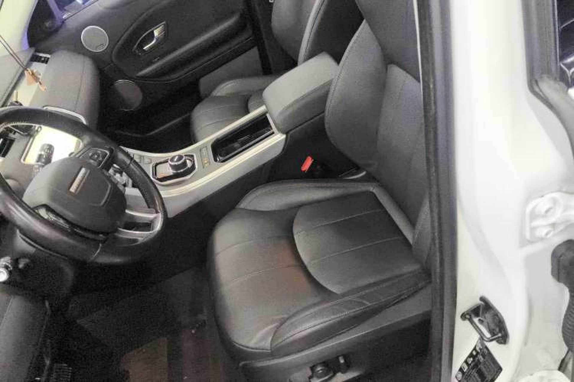 Used Land Rover Range Evoque 2018 240 PS SE Smart Brilliance Edition Left Front Seat