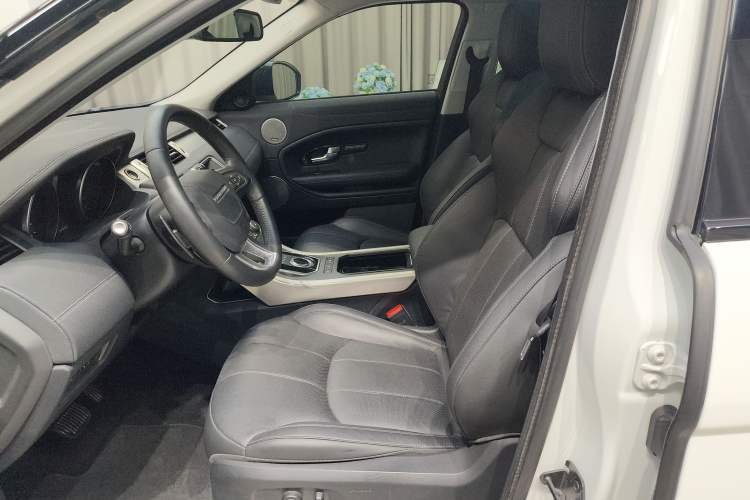 Used Land Rover Range Evoque 2018 240 PS SE DYNAMIC Smart Edition Left Front Seat