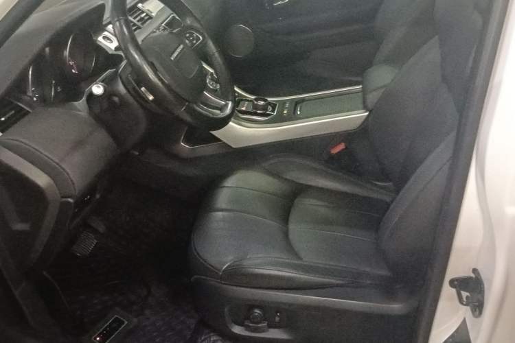 Used Land Rover Range Evoque 2018 240 PS SE Smart Brilliance Edition Left Front Seat