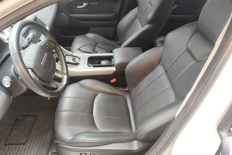 Used Land Rover Range Evoque 2018 240 PS SE DYNAMIC Smart Edition Left Front Seat
