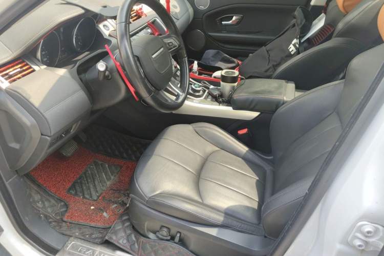 Used Land Rover Range Evoque 2018 240 PS SE Smart Brilliance Edition Left Front Seat
