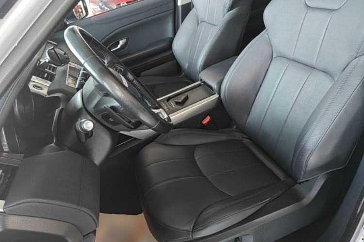 Used Land Rover Range Evoque 2018 240PS PURE Style Edition Left Front Seat