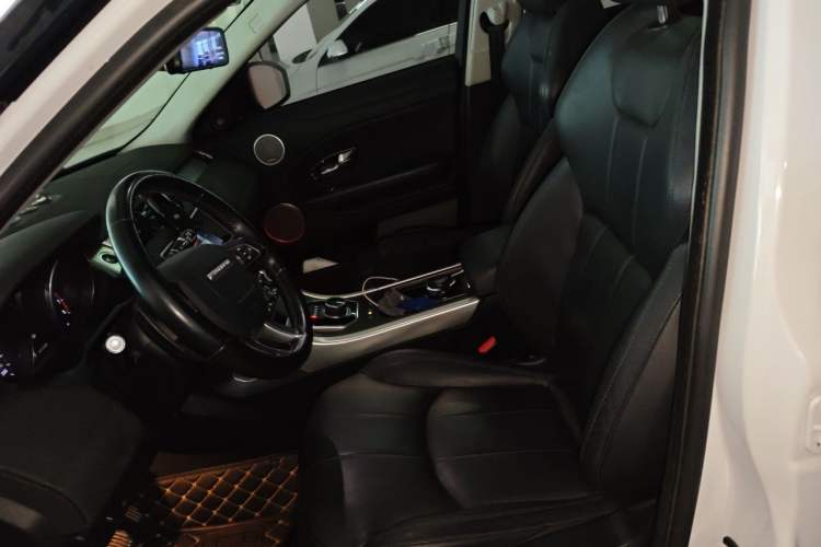 Used Land Rover Range Evoque 2018 240 PS SE Smart Brilliance Edition Left Front Seat