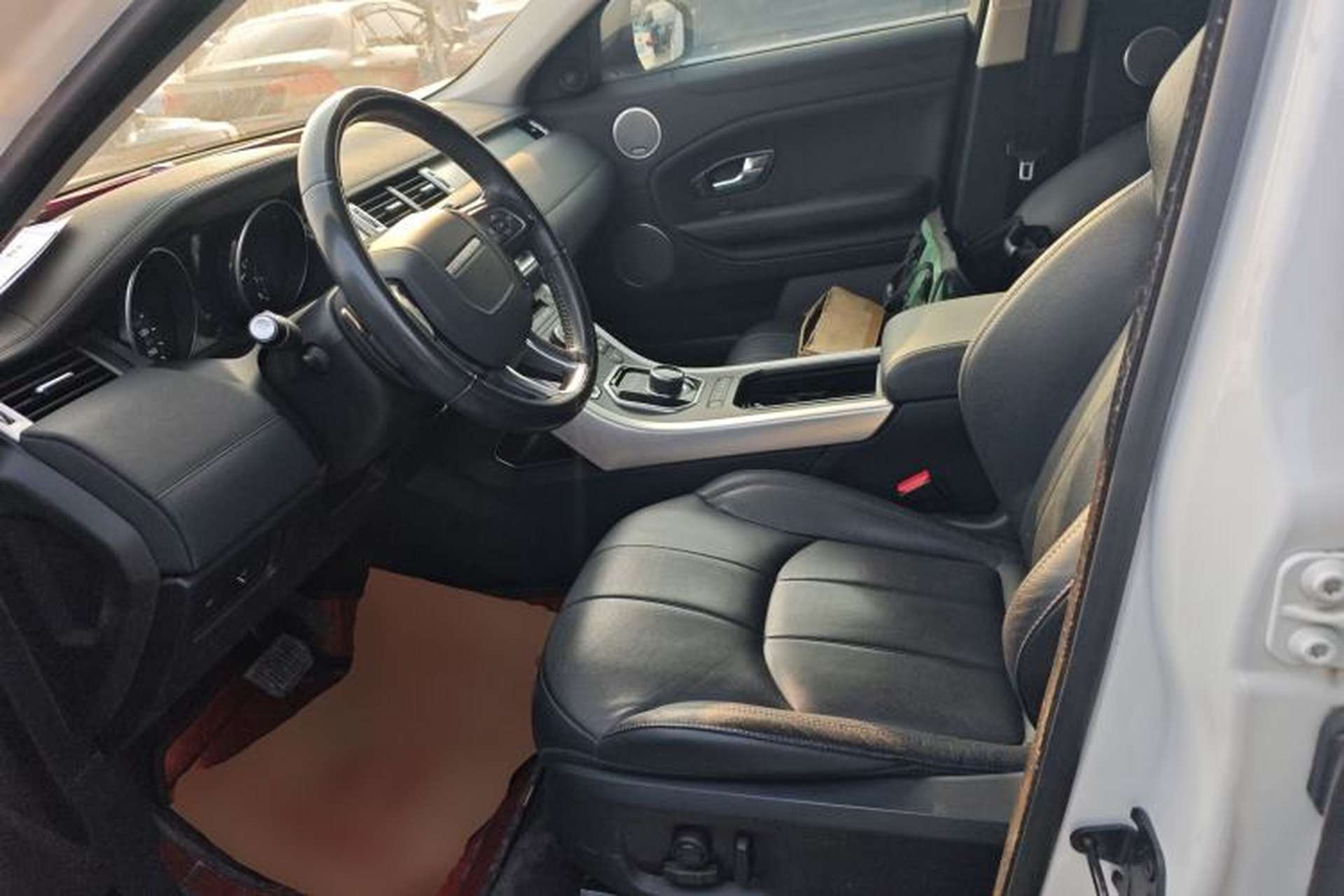 Used Land Rover Range Evoque 2018 240 PS SE Smart Brilliance Edition Left Front Seat