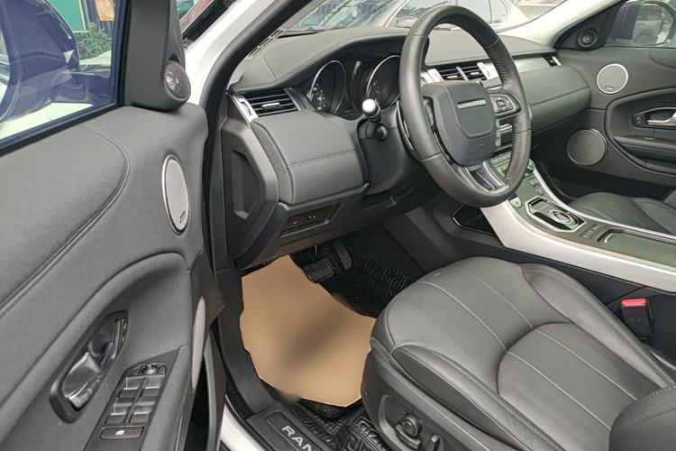 Used Land Rover Range Evoque 2018 240 PS SE Smart Brilliance Edition Left Front Seat
