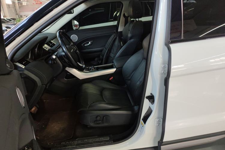 Used Land Rover Range Evoque 2018 240 PS SE Smart Brilliance Edition Left Front Seat