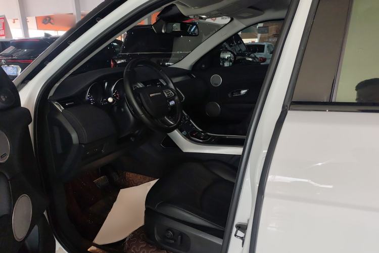 Used Land Rover Range Evoque 2018 240 PS SE Smart Brilliance Edition Left Front Seat