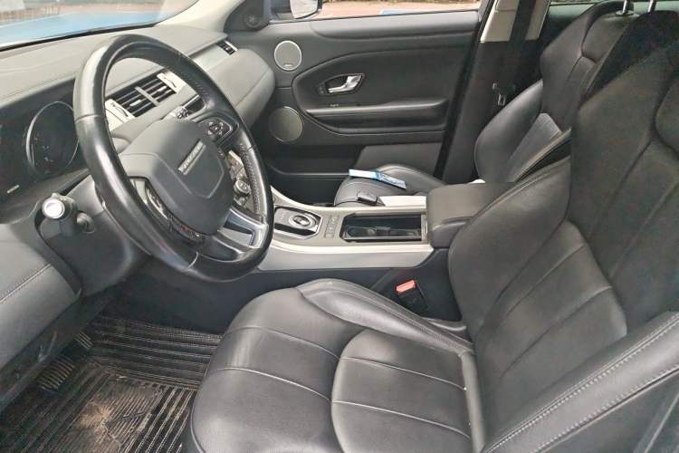 Used Land Rover Range Evoque 2018 240 PS SE Smart Brilliance Edition Left Front Seat