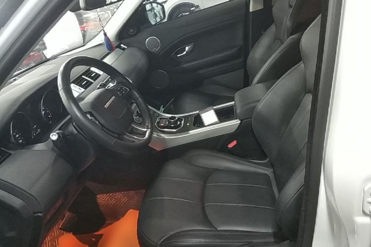 Used Land Rover Range Evoque 2018 240 PS SE Smart Brilliance Edition Left Front Seat