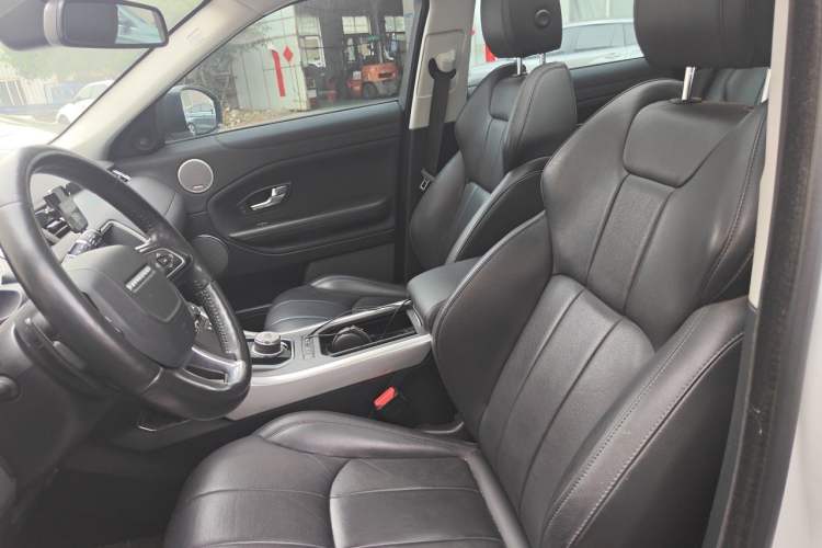 Used Land Rover Range Evoque 2018 240 PS SE Smart Brilliance Edition Left Front Seat