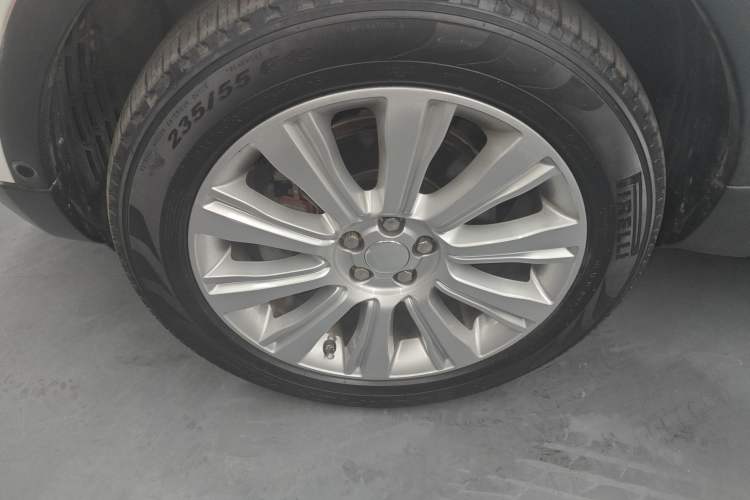 Used Land Rover Range Evoque 2018 240 PS SE Smart Brilliance Edition Left Front Wheel Hub