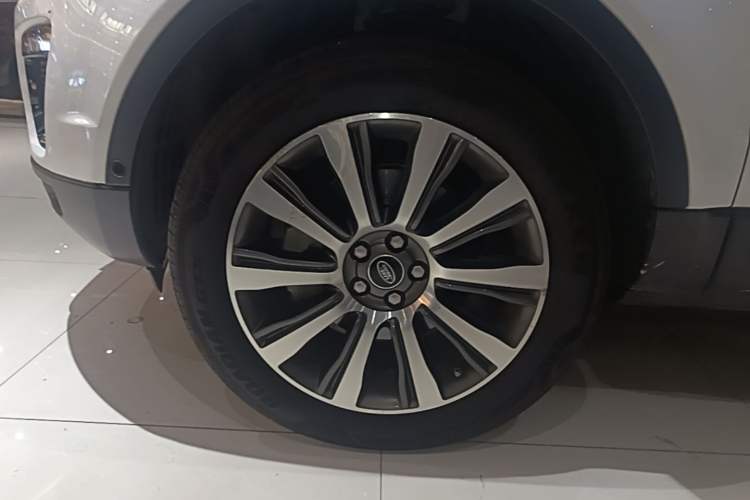 Used Land Rover Range Evoque 2018 240 PS SE Smart Brilliance Edition Left Front Wheel Hub