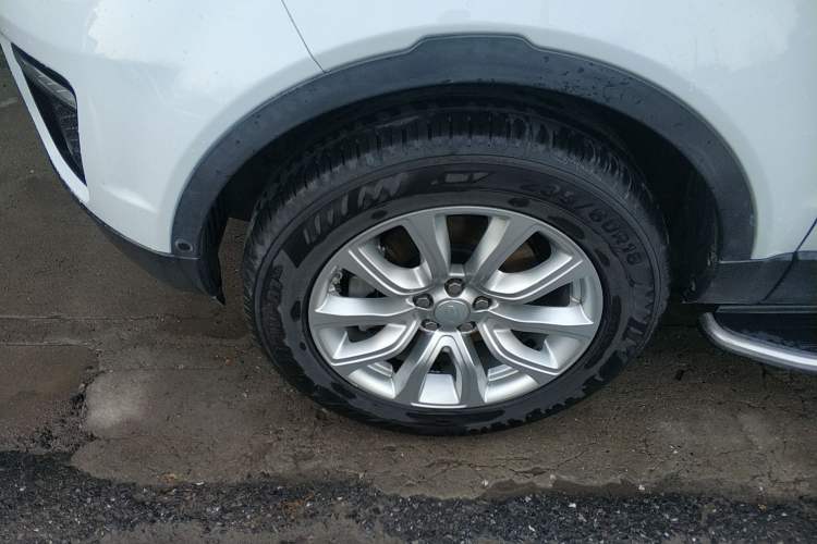 Used Land Rover Range Evoque 2018 240PS PURE Style Edition Left Front Wheel Hub