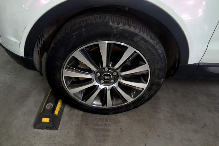 Used Land Rover Range Evoque 2018 240 PS SE Smart Brilliance Edition Left Front Wheel Hub