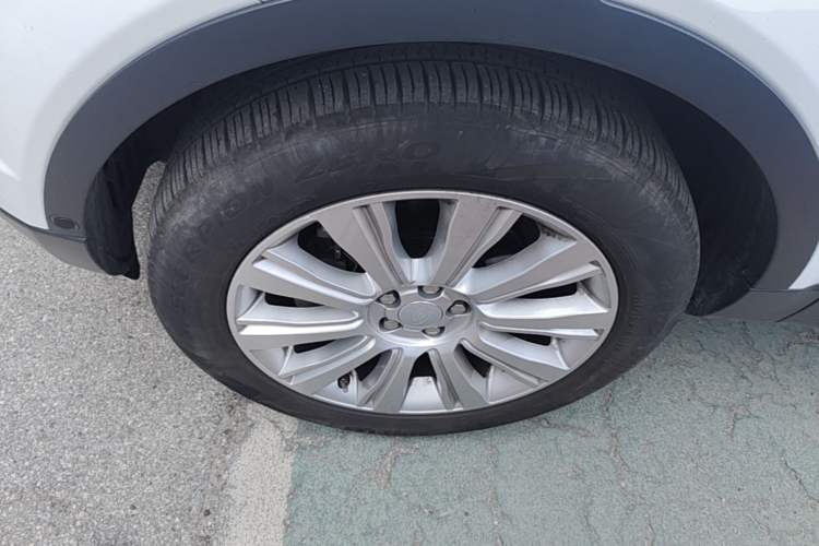 Used Land Rover Range Evoque 2018 240 PS SE Smart Brilliance Edition Left Front Wheel Hub